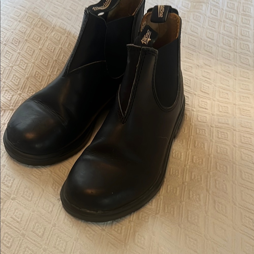 Blundstone Black Chelsea Boots Timeless Design